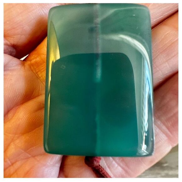 Green dyed agate pendant necklace on cord - Picture 8 of 12